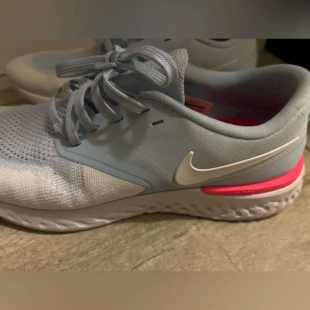 EUC Nike Epic React Flyknit 2 Womens Blue Pink Sneakers AH1016 401 - Picture 5 of 9
